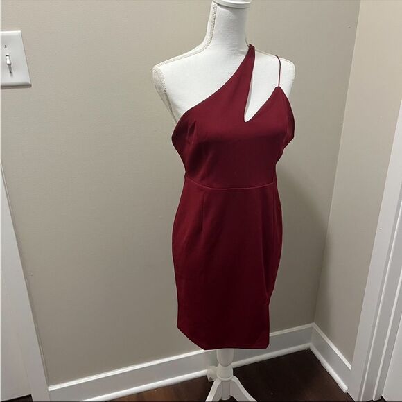 Lulu’s one shoulder dress - Picture 3 of 11